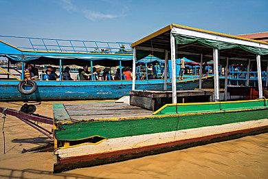 拳头游戏澄清：没有在开发《Deadlock》的竞品游戏